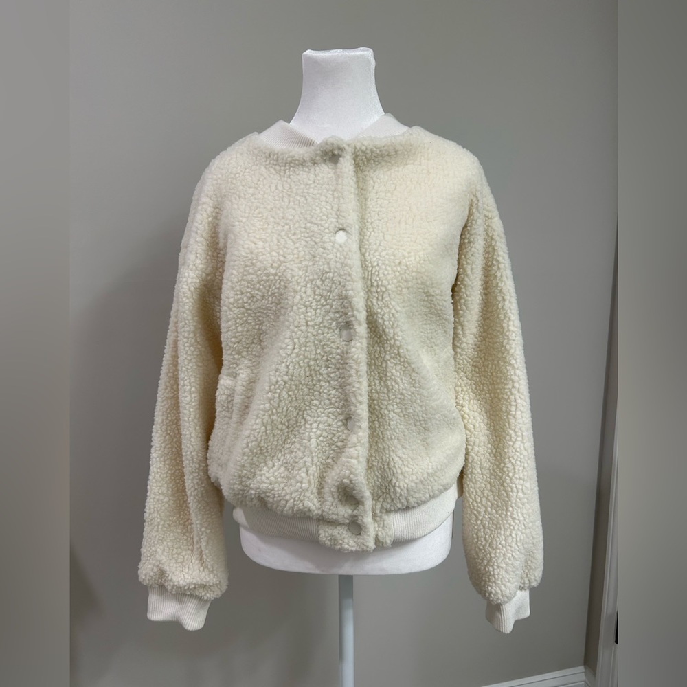Forever 21 Women’s Ivory Sherpa Button Up- NWT